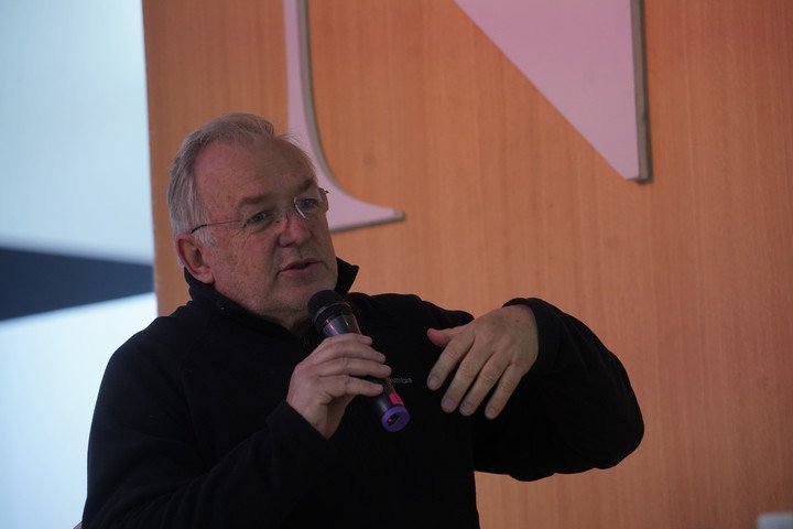 Luis Pescetti en el espacio Clarin de la Feria del Libro. Fotos Emmanuel Fernández.