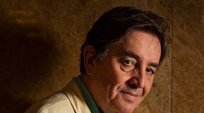 El poeta español Luis García Montero ganó el Premio Carlos Fuentes 2024