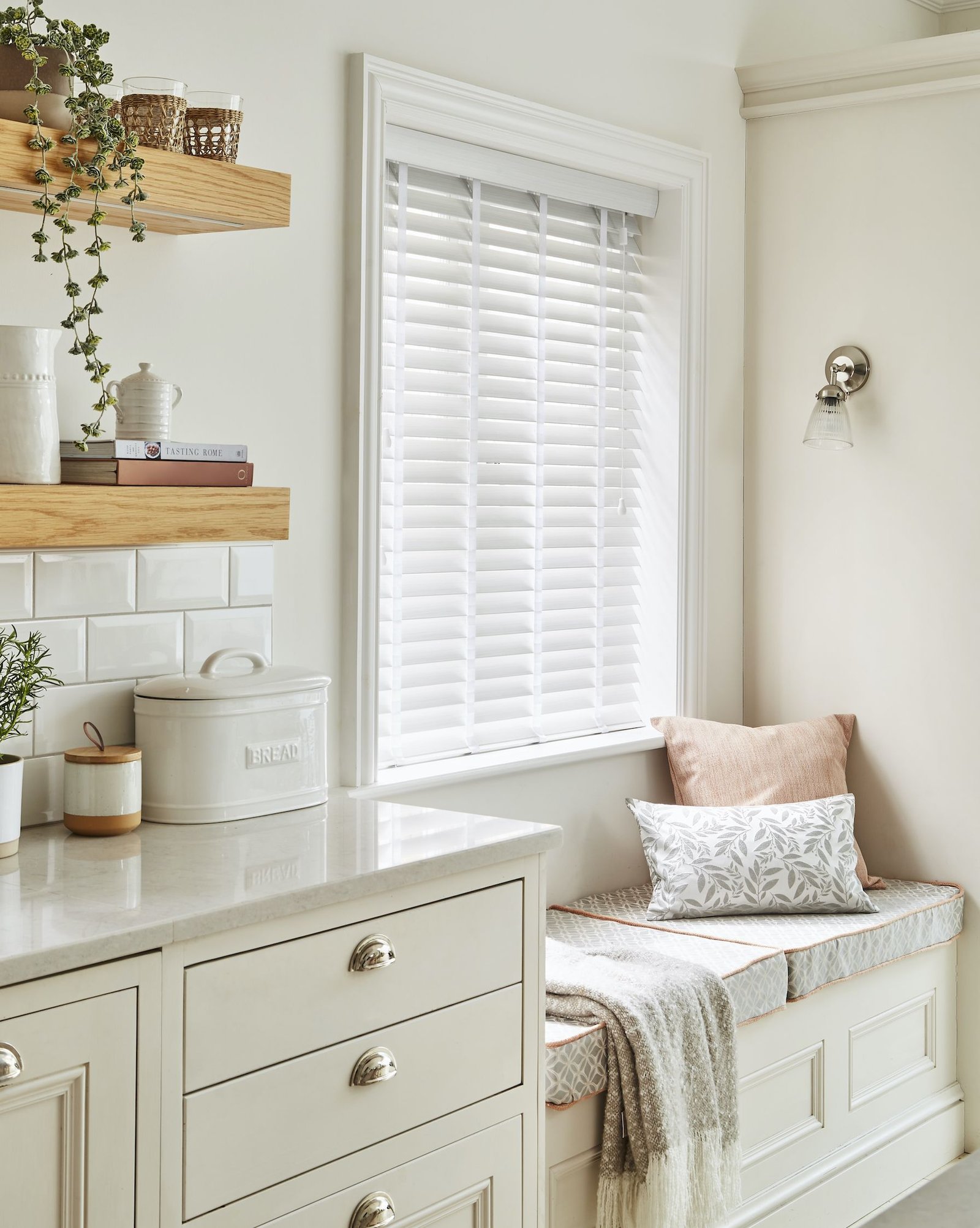 interior design trends 2024 window seat