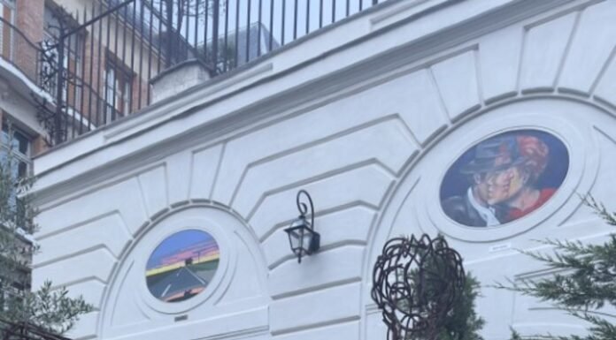 La embajada argentina en Francia inauguró un sector para la obra de 15 artistas