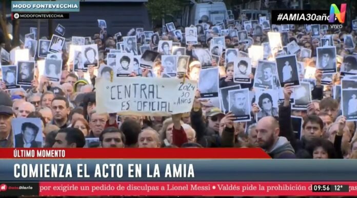 Stefi Roitman inició el día de su cumpleaños en el acto central que conmemoró el atentado a la AMIA