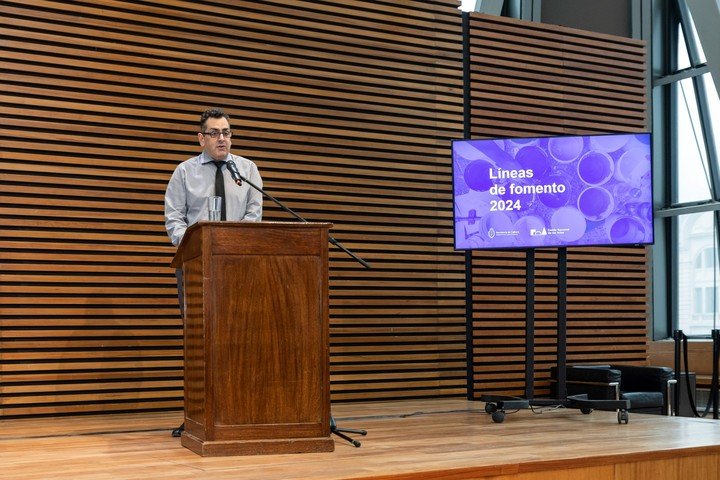 El secretario de Cultura, Leonardo Cifelli presentó el nuevo directorio del Fondo Nacional de las Artes y las líneas de fomento 2024. Foto: prensa Secretaría de Cultura.