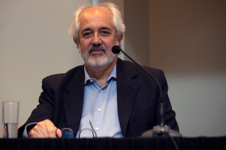 Miguel Gaya en la Feria del Libro. Foto: Rolando Andrade Stracuzzi / Archivo Clarín.