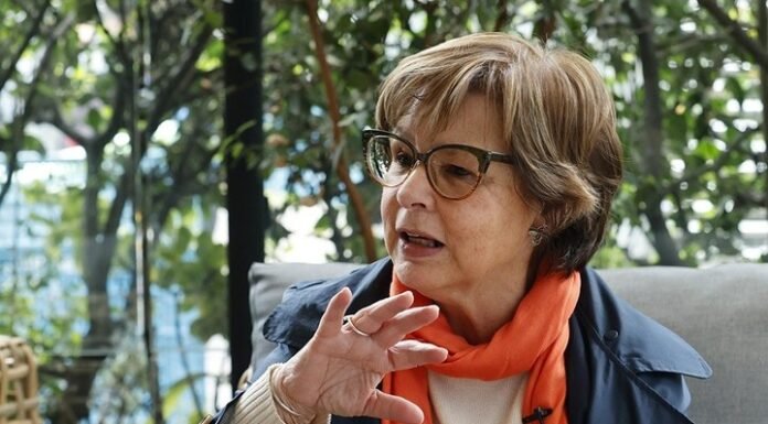 Piedad Bonnett: «Cada vez se me hace más difícil ser feliz»