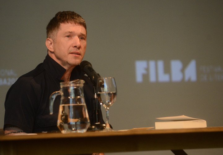 Jesse Ball, en una de sus presentaciones en el Malba para el Filba 2024. Foto: Luciano Thieberger. 