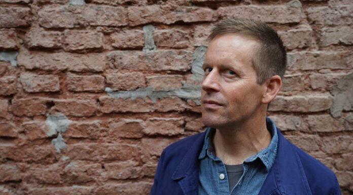 ‘Pasajeros’ de Peter Rock: la inquietante novela sobre desapariciones, secretos familiares y lo sobrenatural