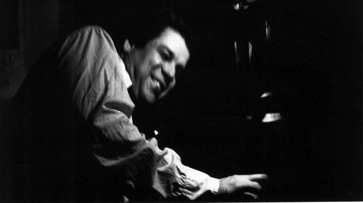 El pianista de jazz Enrique "Mono" Villegas (1962).