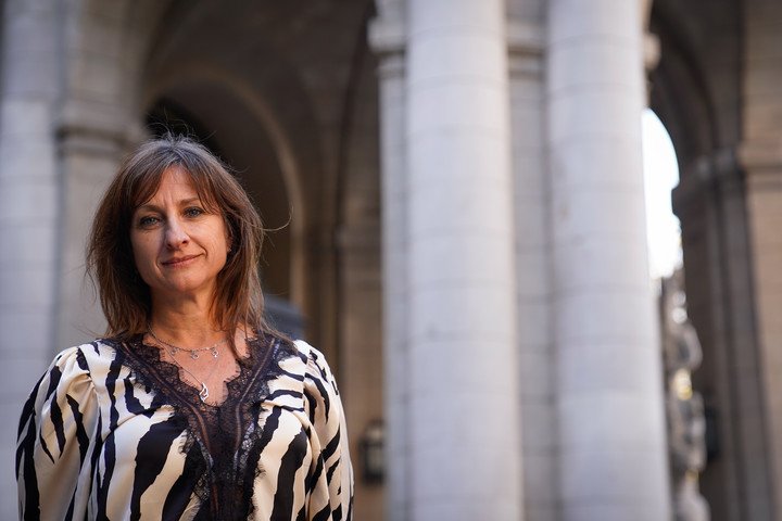 La escritora Gabriela Exilart en el Museo Decorativo en mayo de 2023. Foto Maxi Failla / archivo Clarín.