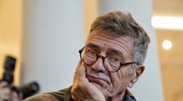 Guillermo Saccomanno, ganador del Premio Alfaguara 2025: “Hay que escribir con la esperanza entre los dientes”