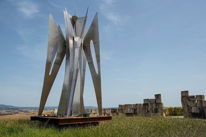 Mariposa de la Vida, del escultor Pablo Atchugarry: nuevo emblema de Punta del Este. 