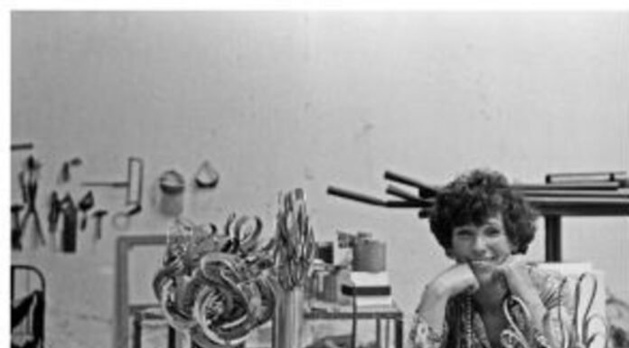 Juan Gabriel Vásquez y la fascinante biografía novelada de Feliza Bursztyn