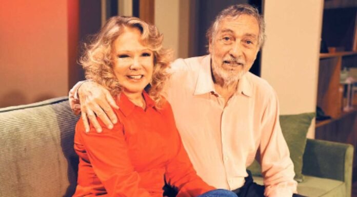 “Sentir respirar al público es esencial y eso te lo da el teatro”