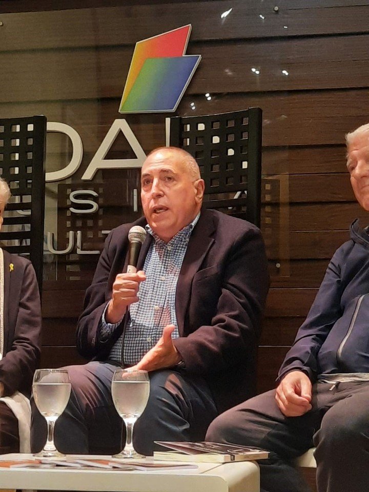 Gustavo Sierra presentó su libro Berliner. El Vengador de Treblinka (Marea Ediciones), en Librería Dain. Foto: Clarín.