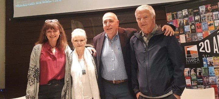 Gustavo Sierra presentó su libro Berliner. El Vengador de Treblinka (Marea Ediciones), en Librería Dain con la editora Costanza Brunet, la escritora y psicóloga Diana Wang y el periodista Carlos Ares. 