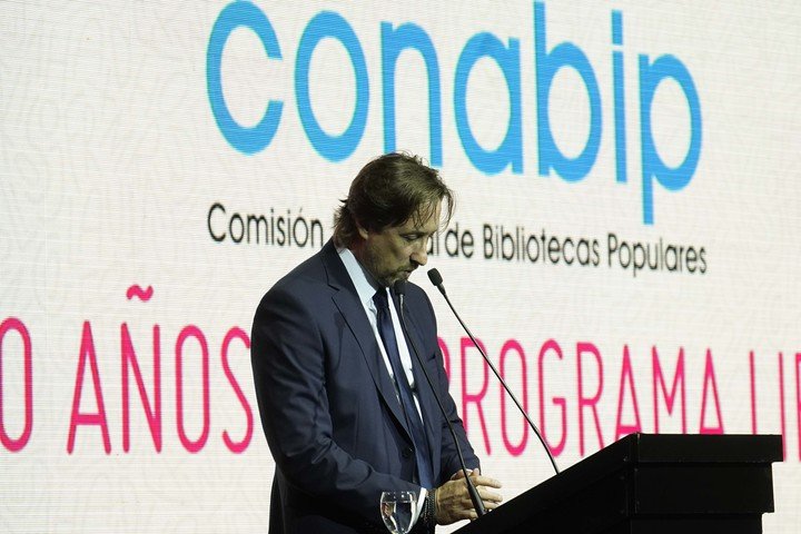 El presidente de la Fundación El Libro, Christian Rainone, en la inauguración de la 49 Feria Internacional del Libro. Foto: Fernando de la Orden. 