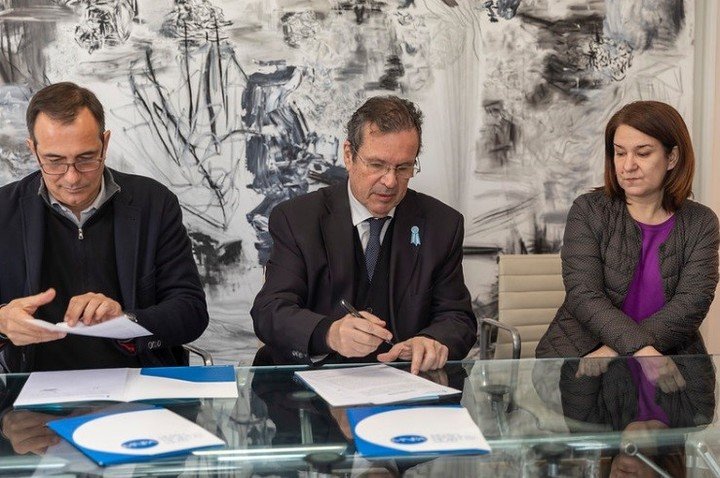 El exministro de Cultura de la Nación Tristán Bauer, junto al extitular de la Agencia de Administración de Bienes del Estado (AABE), Eduardo Albanese, anunciaron en agosto de 2023 el proyecto del Centro Nacional de Conservación y Reservas para el Museo Nacional de Bellas Artes (MNBA). Foto: archivo.
