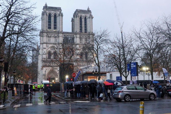 Vista de la fachada de la catedral de Notre Dame en París a más de dos semanas de su reapertura.-EFE/ Edgar Sapiña Manchado