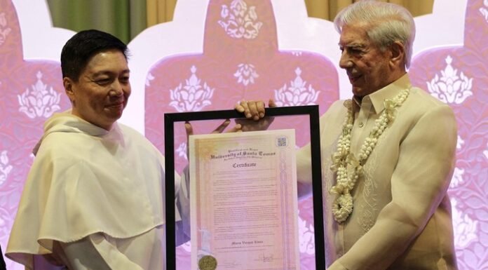 Murió Mario Vargas Llosa: el día que ganó el Nobel y los premios que recibió en su carrera