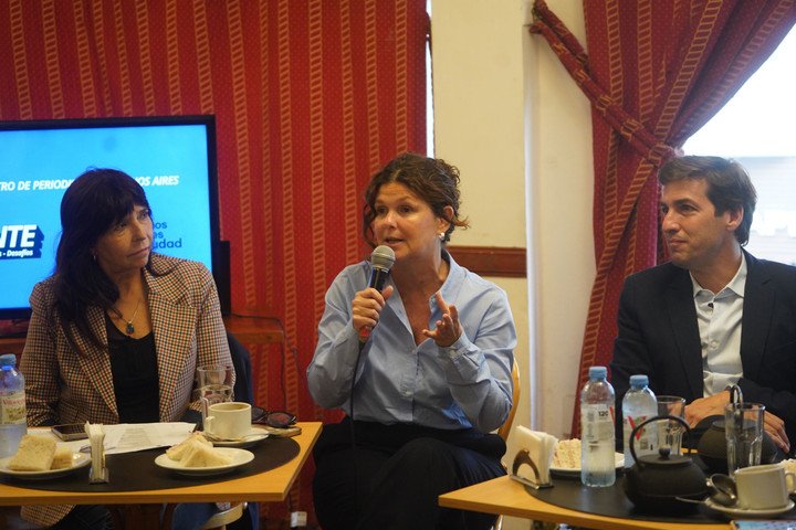 Urgente fue anunciado por la ministra de Cultura porteña Gabriela Ricardes; Javier Martínez, Dirección de Promoción del Libro, Bibliotecas y la cultura; y la periodista Silvia Mercado.Foto: Gullermo Rodríguez Adami.