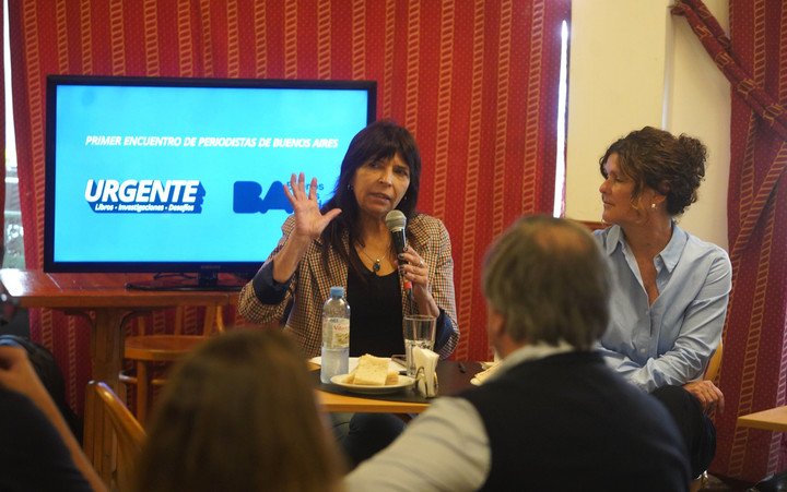 Urgente fue anunciado por la ministra de Cultura porteña Gabriela Ricardes; Javier Martínez, Dirección de Promoción del Libro, Bibliotecas y la cultura; y la periodista Silvia Mercado.Foto: Gullermo Rodríguez Adami.