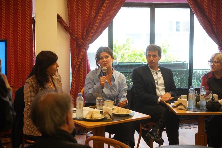 Urgente fue anunciado por la ministra de Cultura porteña Gabriela Ricardes; Javier Martínez, Dirección de Promoción del Libro, Bibliotecas y la cultura; y la periodista Silvia Mercado.Foto: Gullermo Rodríguez Adami.