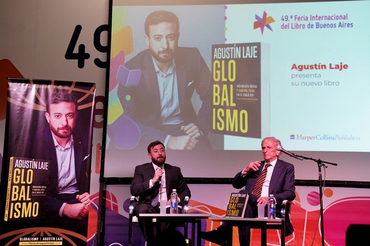Entrevista pública a Agustín Laje el 3 de mayo en la Feria del Libro. Lo presentó Alberto Benegas Lynch (h). Foto de Martín Bonetto