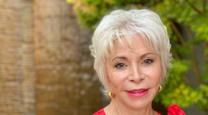 Isabel Allende: «He adquirido respeto después de muchos libros y después de vender muchos millones de ejemplares»