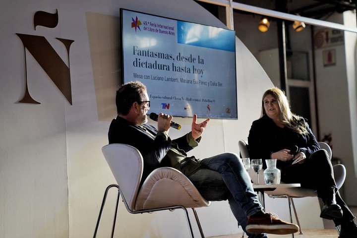 Luciano Lamberti, entrevistado por Dalia Ber. Foto: Martín Bonetto.