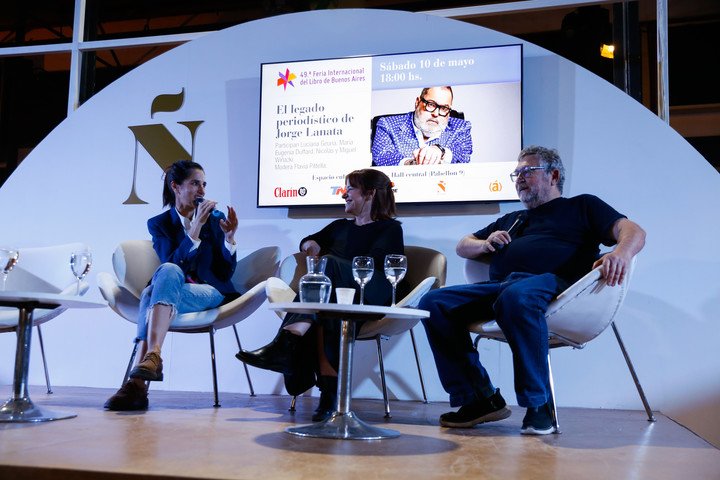 María Eugenia Duffard, Flavia Pitella y Miguel Wiñazki en el Homenaje a Jorge Lanata. Foto: Francisco Loureiro.