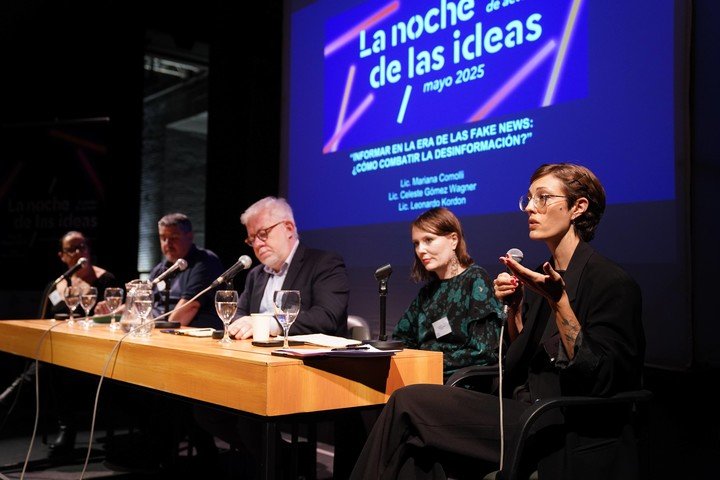 Anita Pouchard-Serra, Giancarlo Summa y Olivia Sohr participaron de la Noche de las Ideas en el CETC. Foto Juano Tesone.