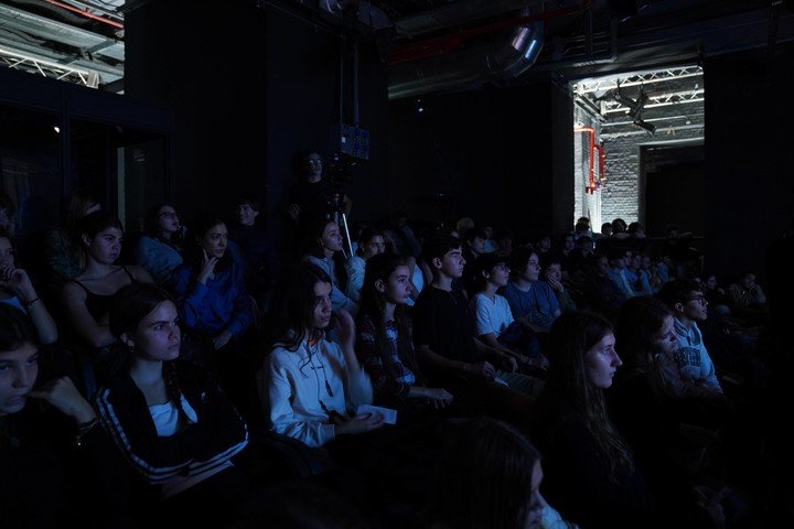 Anita Pouchard-Serra, Giancarlo Summa y Olivia Sohr participaron de la Noche de las Ideas en el CETC. Foto Juano Tesone.