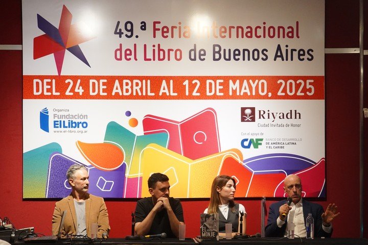 Presentación del libro El Monje en la sala Ernesto Sábato. Foto: Martín Bonetto.