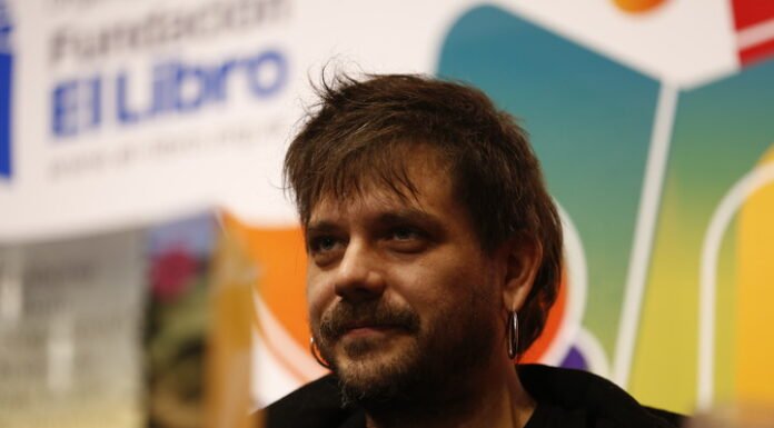 Roberto Chuit Roganovich presentó su libro, ganador del Premio Clarín Novela 2024