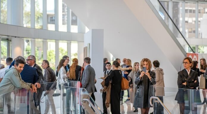 Tras la ruta de las aves migratorias: Thiago de Paula Souza anticipa la 36ª Bienal de San Pablo