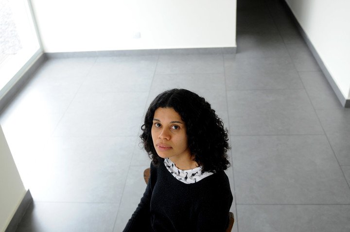 La escritora Ana Paula Maia de Brasil durante su visita a Buenos Aires, Argentina para el encuentro FILBA. Foto. Maxi Failla.