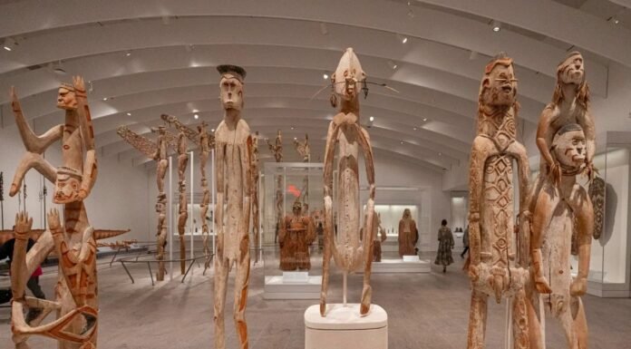 El Met de Nueva York exhibe 1.800 obras de África, América y Oceanía en una renovada ala
