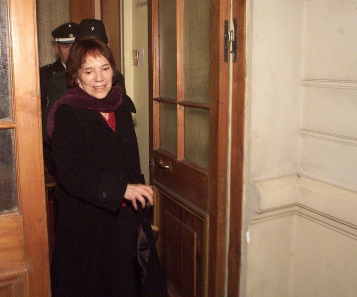 Fotografía de archivo del 18 de julio de 2003 de la chilena Mariana Callejas, una escritora que se convirtió en agente de la policía secreta de Augusto Pinochet y fue condenada por violaciones a los derechos humanos. EFE/ARCHIVO/Christian Iglesias