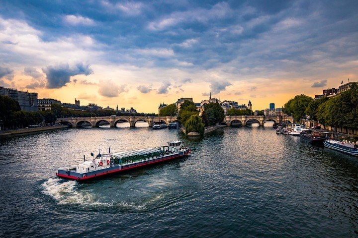 El Pont Neuf sobre el rio Sena de Paris. Archivo Clarín