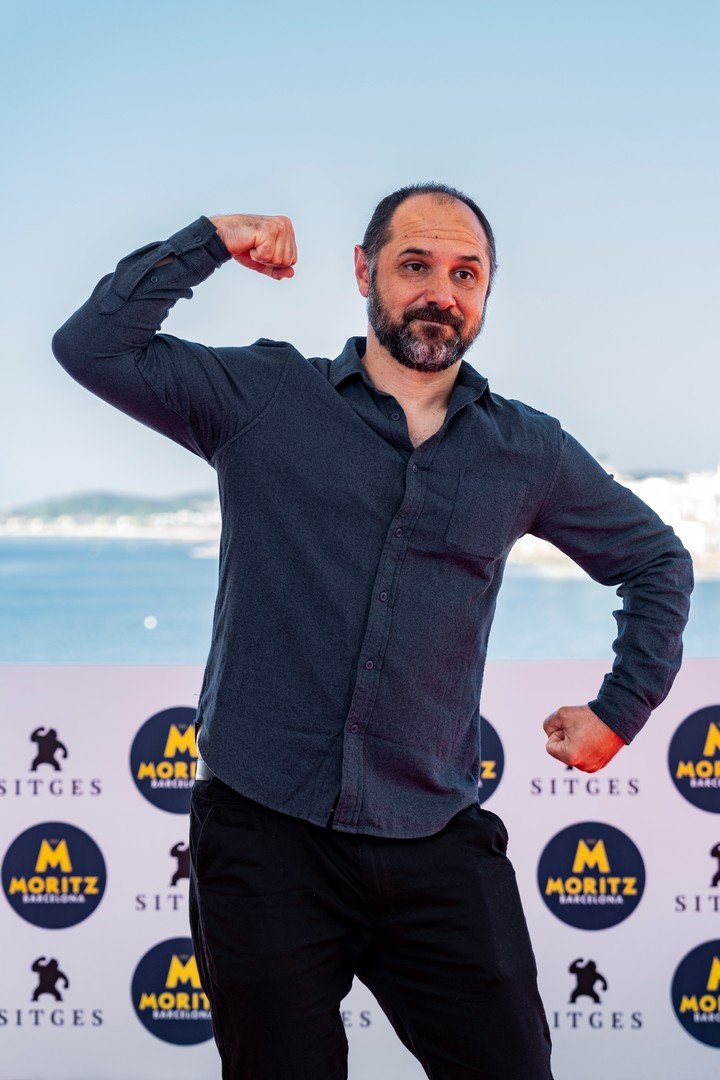 El director de cine argentino Demián Rugna, posa durante la presentación de su película "Cuando acecha la maldad", en Sitges.EFE/ Siu Wu