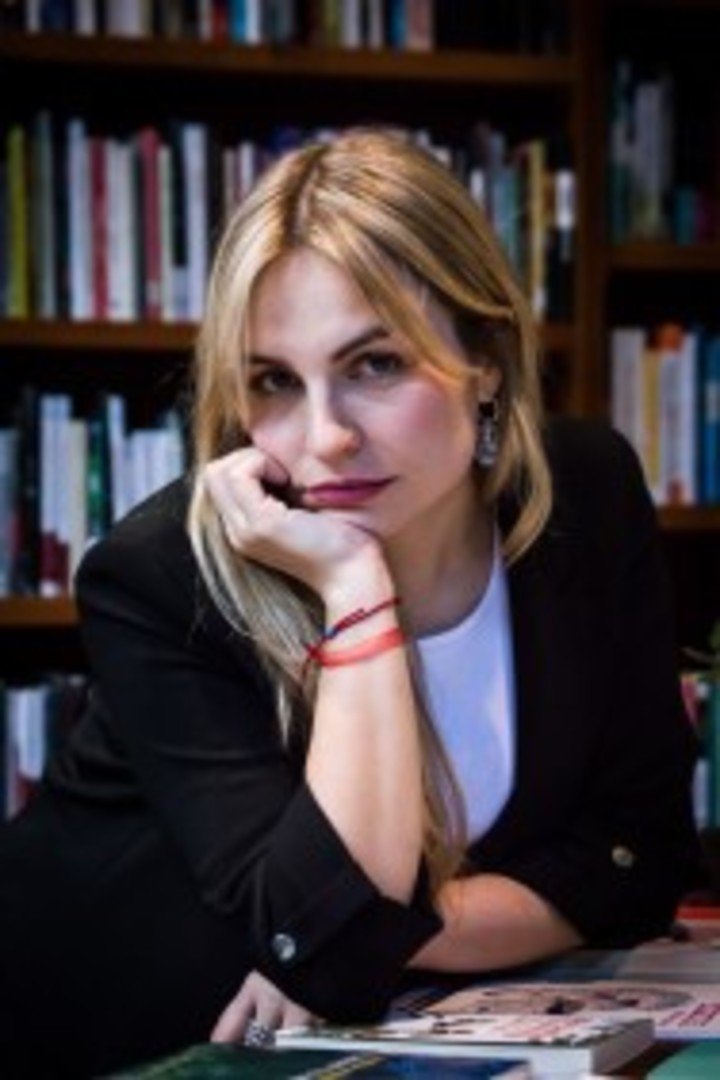 La foto de la escritora colombiana María del Mar Ramón en el sitio de su editorial. Crédito: Editorial Planeta.