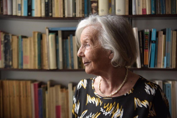 Beatriz Sarlo en su estudio. Foto: Jorge Noro, gentileza.