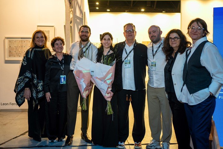 El segundo Premio Remax Collection al mejor stand de arteba fue para Constitución, un proyecto autogestionado desde 2018. Foto: Gentileza Fundación arteba.