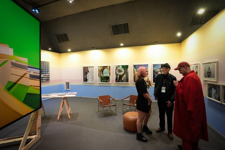 Galería Vermelho, de San Pablo, Brasil, tiene obras del argentino Nicolás Robbio y del brasileño Leandro Lima. Foto: Mariana Nedelcu