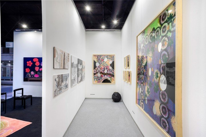 Stand de la galería Moria en arteba. Foto: gentileza @muerta_de_arte