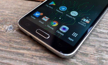 Mi Samsung Galaxy S5, aún con botones físicos de navegación