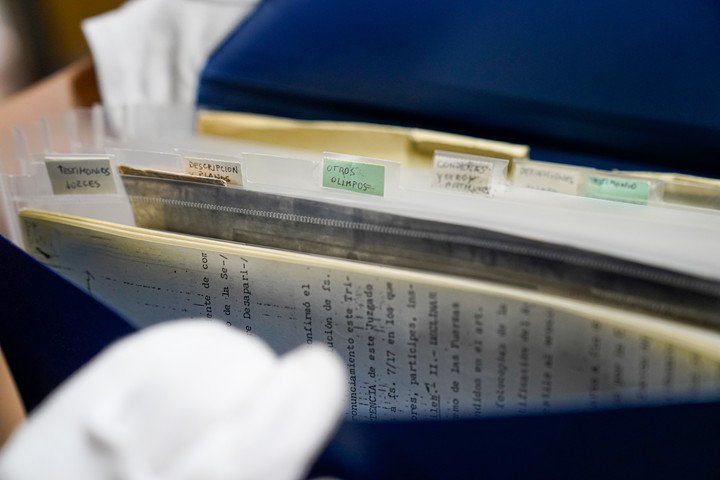 Archivo del periodista y escritor Tomas Eloy Martínez donado por la familia a Biblioteca Nacional. Foto: Maxi Failla.