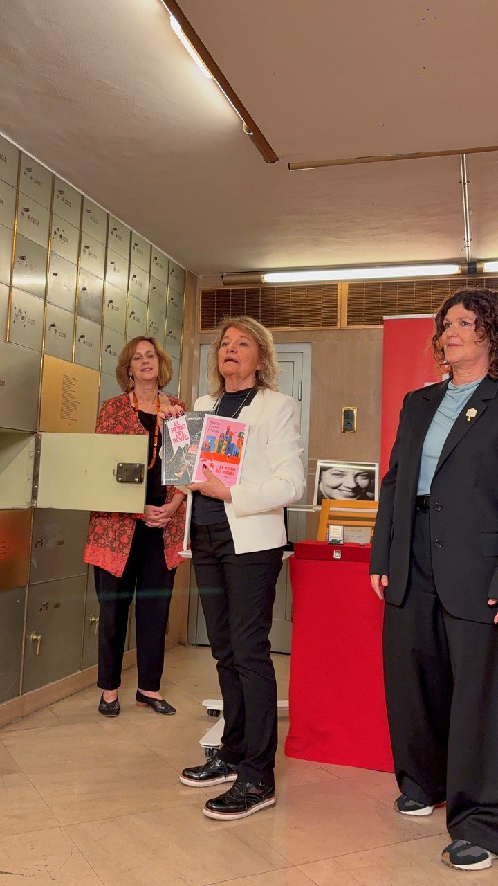 La titular de la Fundación Walsh - Facio, Graciela García Romero, en el Instituto Cervantes de Madrid. Foto: gentileza.