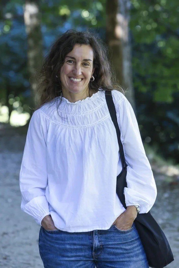 Paula Cons posa durante la entrevista concedida a la Agencia EFE por el estreno de su segundo largometraje, ‘Mi ilustrísimo amigo’, que narra la relación de amor entre los escritores Emilia Pardo Bazán y Benito Pérez Galdós » EFE/Xoán Rey