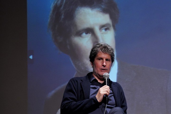 El escritor Giuliano Da Empoli presentó en Buenos Aires su nuevo libro, La hora de los depredadores. Foto: Martín Bonetto.