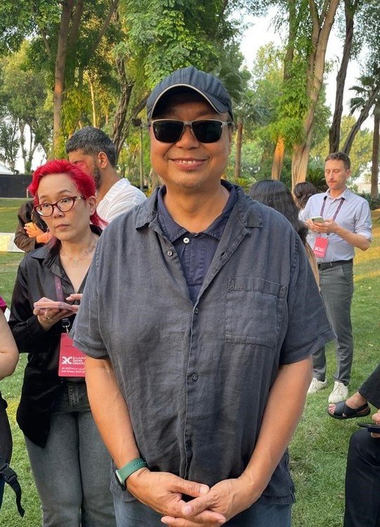 El artista tailandés Rirkrit Tiravanija nació en Buenos Aires. 